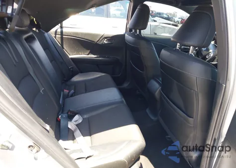 2017 Honda Accord Sport z USA, uszkodzony, nr VIN 1HGCR2F51HA044825